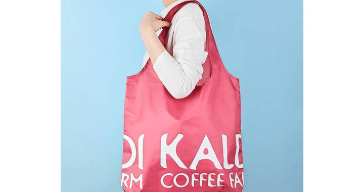 カルディのエコバッグが話題！新色登場＆お得価格で買いやすい大容量バッグも解説